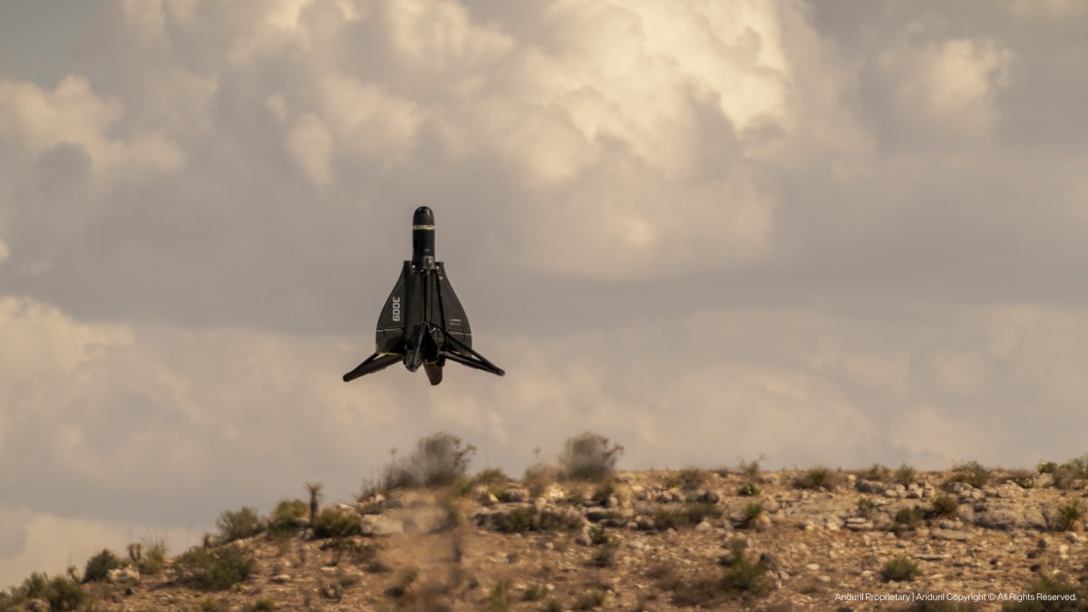 Anduril公布了Roadrunner，“一种像猎鹰9号一样着陆的战斗机武器”